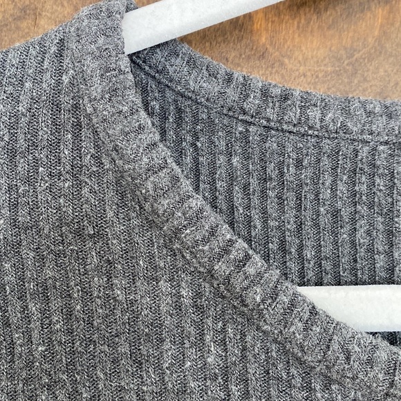 Brandy Melville ribbed long sleeve - Picture 2 of 3